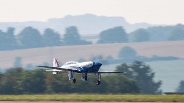 Un avion electric al companiei Rolls Royce a fost testat timp de 15 minute.