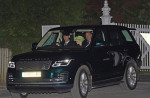 Regina Elisabeta a II-a in masina