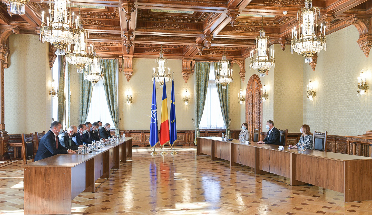 Klaus Iohannis: Îl desemnez pe Nicolae Ciucă pentru a forma o echipă guvernamentală