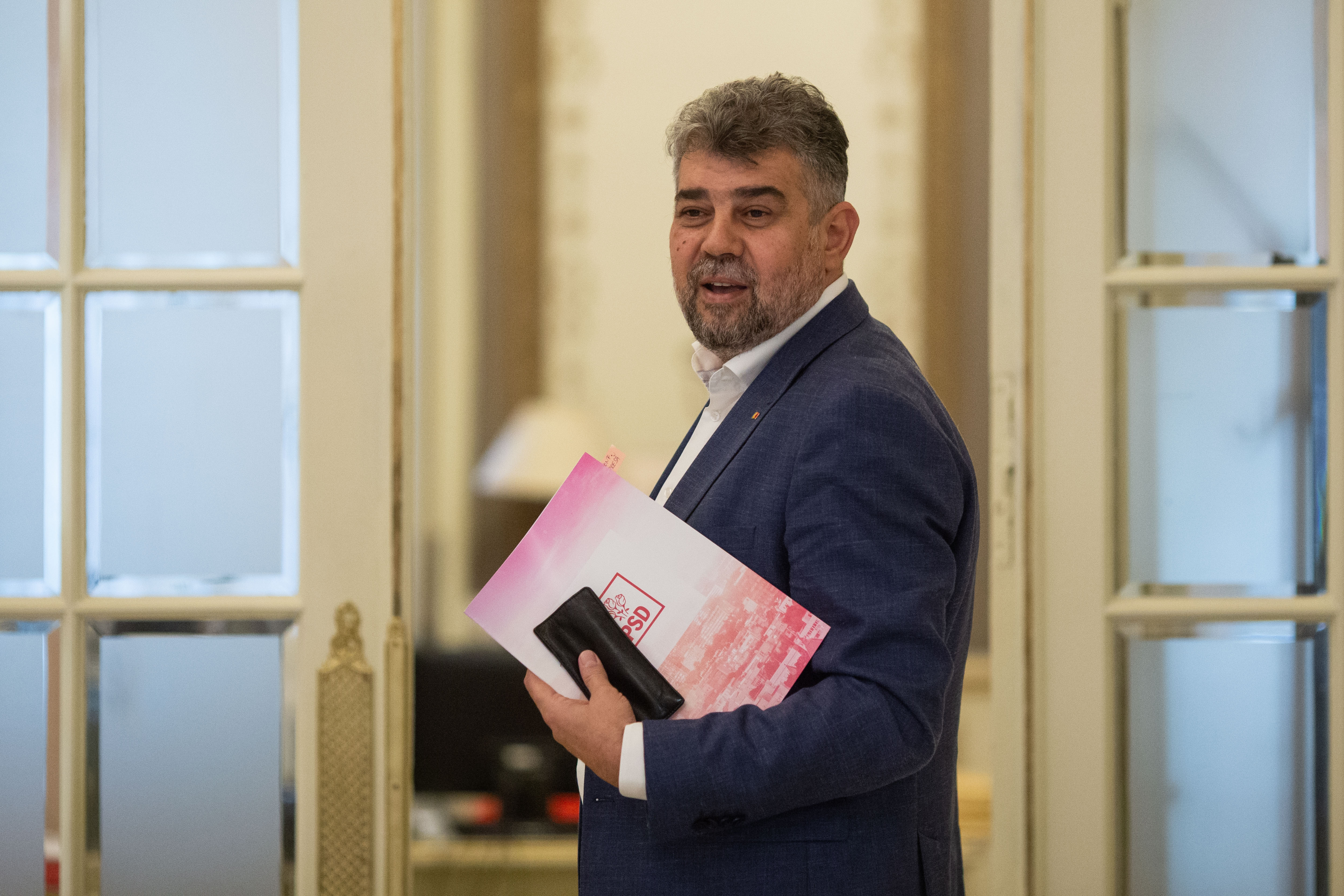 Surse: Olguța Vasilescu: „Bravo, Marcele! Ai luat și banii de pe pieptul mortului”. Stănescu: „Ești mai bun negociator ca Hrebenciuc”
