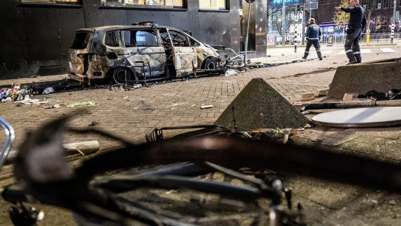 Protestele au degenerat în violențe la Rotterdamși s-au soldat cu zeci de arestări.