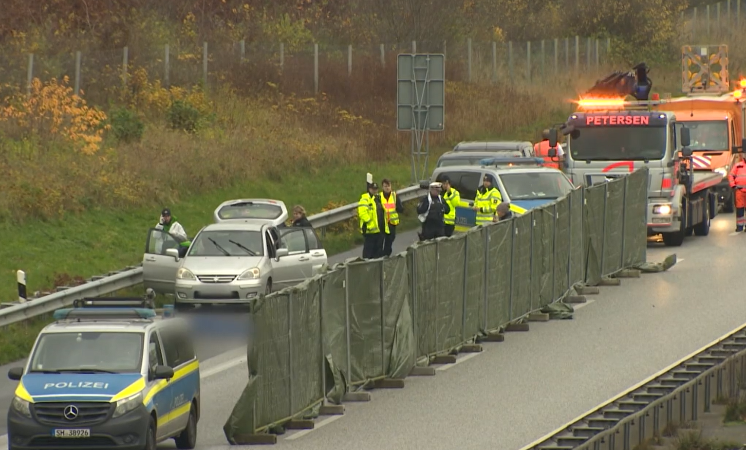 Caz șocant în Germania, unde o femeie a fost înjunghiată de soț, apoi aruncată pe autostradă ca s-o calce mașinile