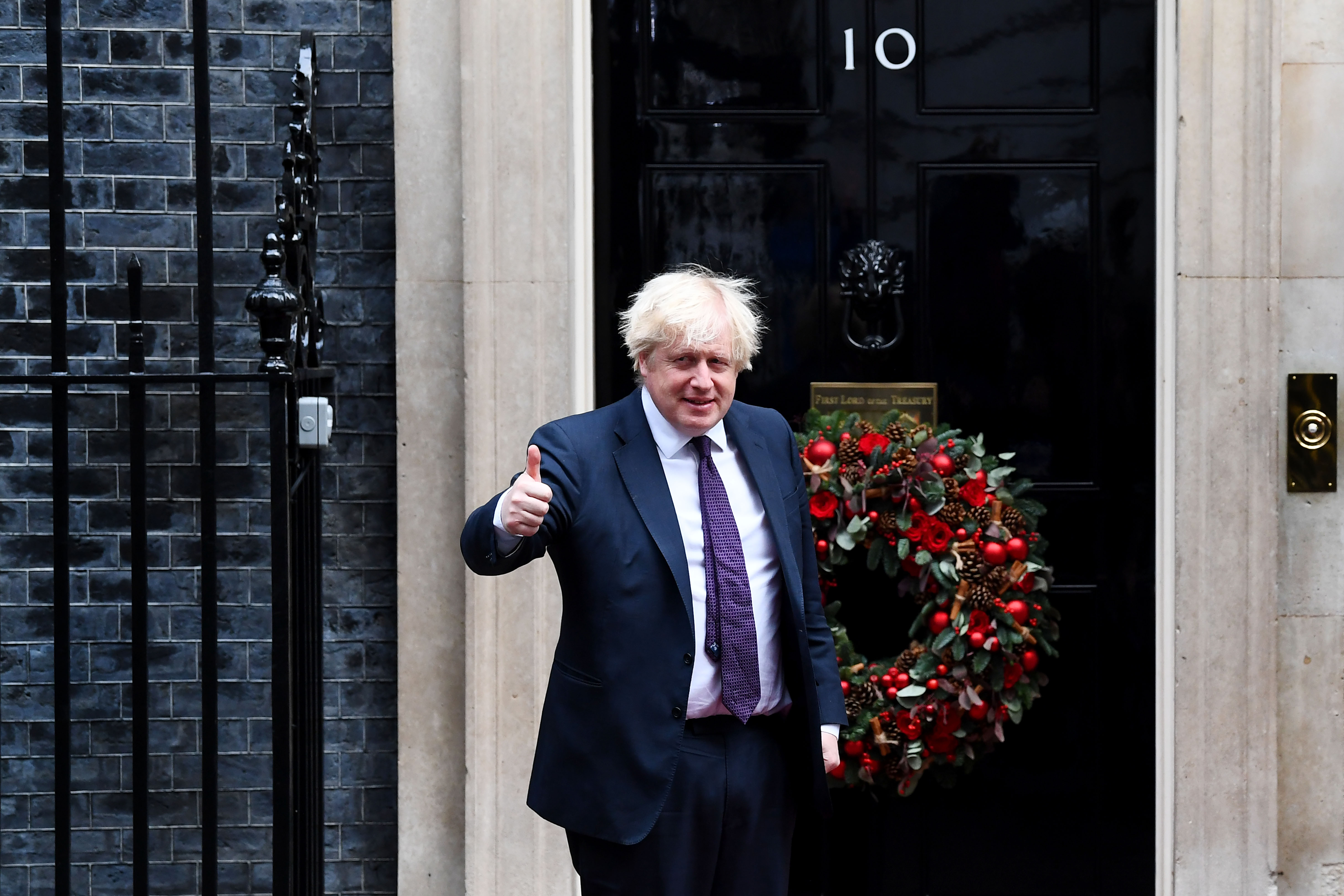 Boris Johnson, reclamat la poliție pentru organizarea de petreceri în pandemie. Riscă o amendă de 10.000 de lire sterline