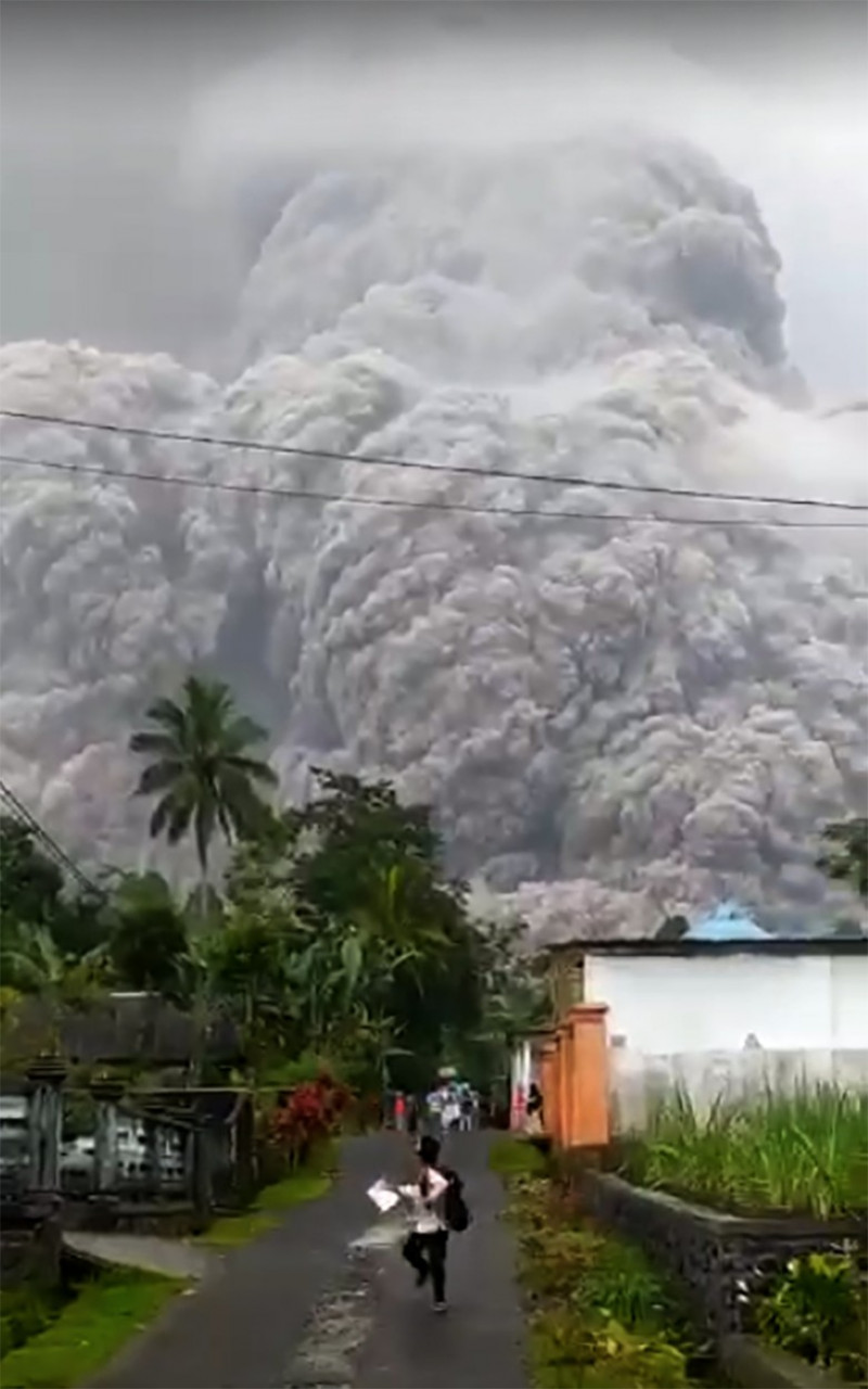 INDONESIA LUMAJANG MOUNT SEMERU ERUPTION