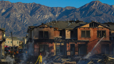 casa distrusa de incendiu in sua