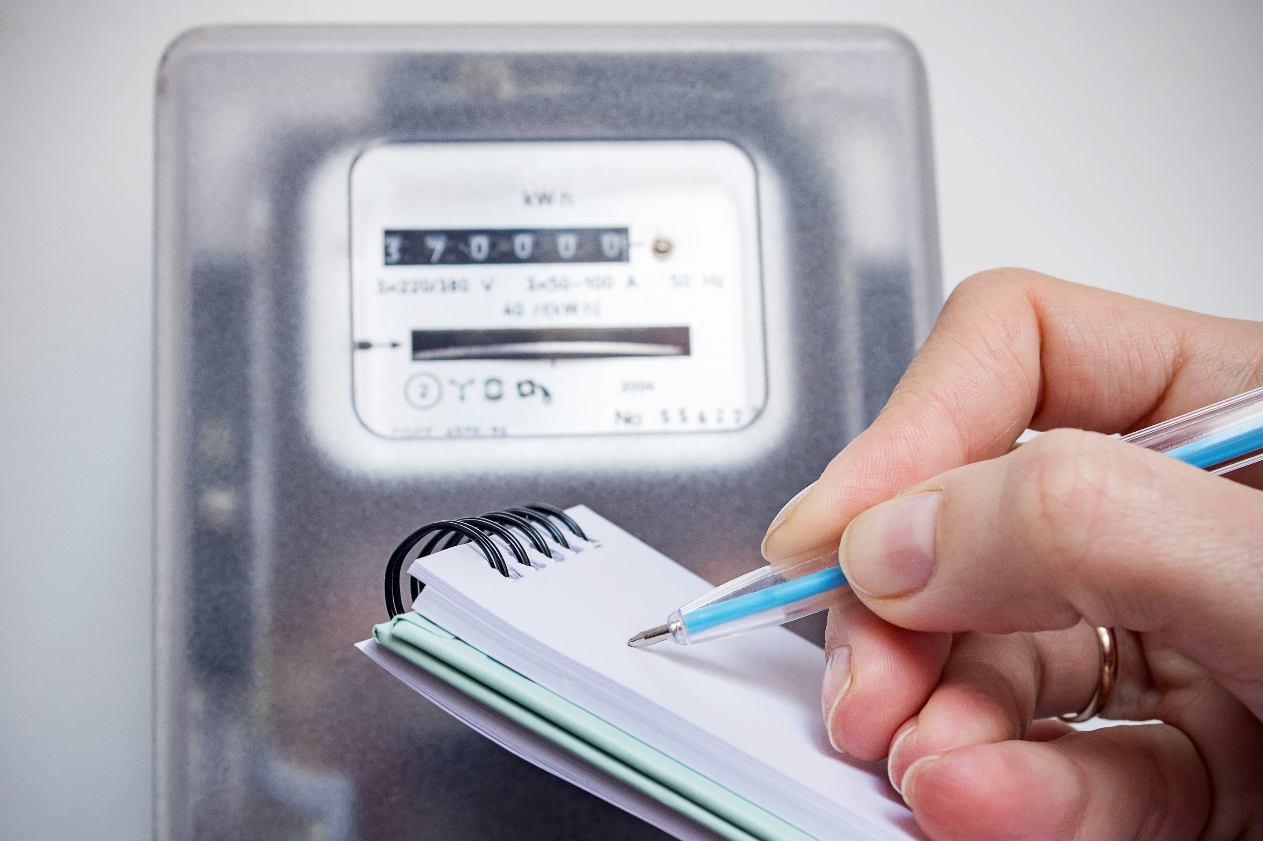 Un nou caz de factură aberantă la energie electrică. Cum a reacționat furnizorul și ce explicații are