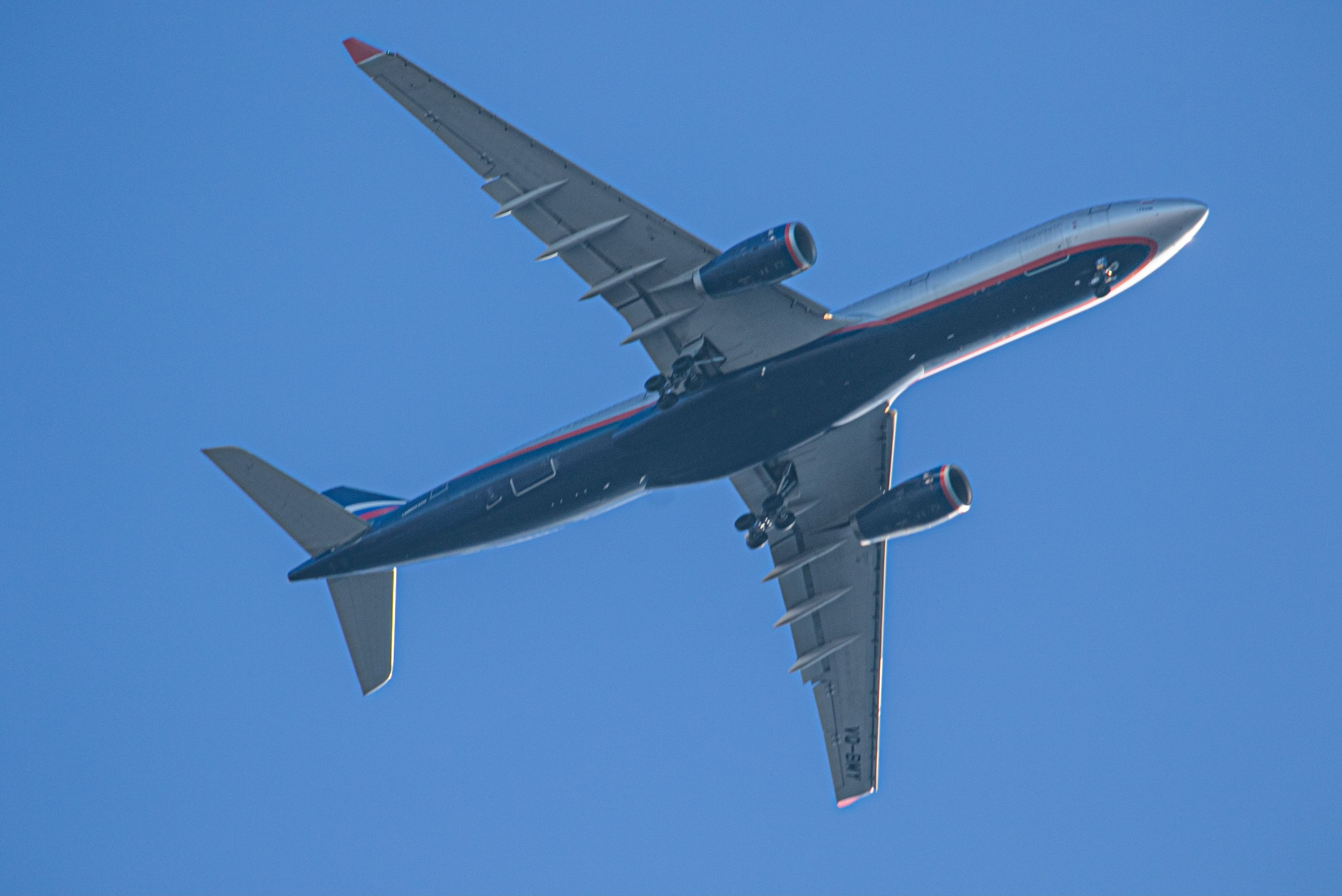 Rusia acuză că două avioane ar fi deviat de la traseul lor pentru a evita o aeronavă a NATO