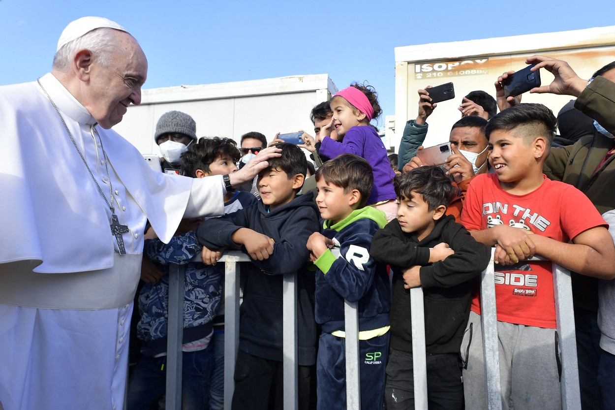 Papa Francisc cere lumii să pună capăt „naufragiului civilizaţiei” în epoca „gardurilor şi sârmei ghimpate”