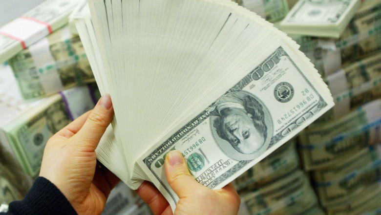 FMI: Sancţiunile impuse Rusiei ameninţă să reducă supremaţia dolarului