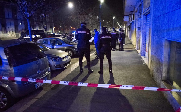 Un român și-a ucis cu drujba iubitul octogenar din Milano, pentru că a fost părăsit