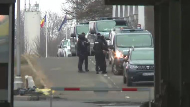 Polițiști anticorupție în Vama Borș.