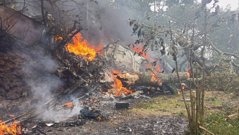 Un elicopter cu șeful forțelor armate la bord s-a prăbușit în India