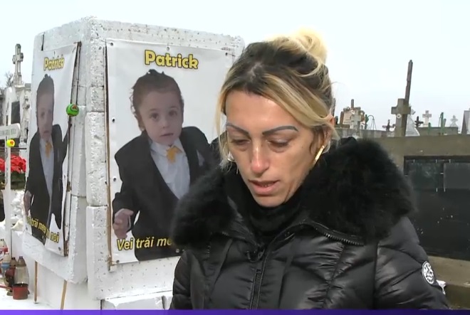 13 morminte, jefuite într-o singură noapte, în Dâmbovița. Din cavoul unui copil de doi ani hoții au furat bani și bijuterii