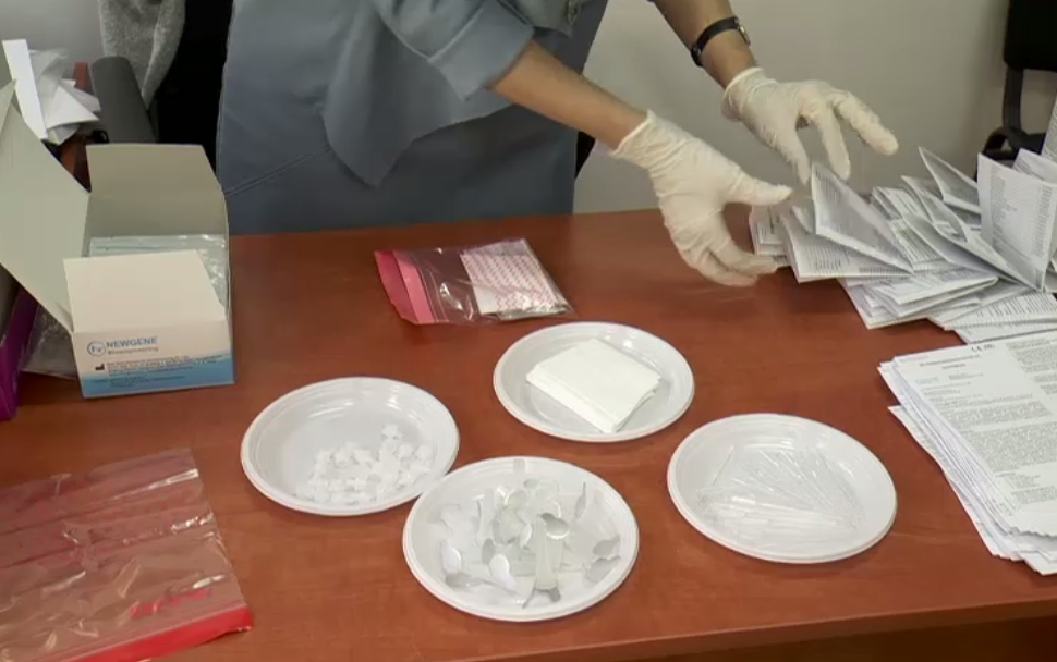 Rafila: Rata testelor de salivă fals pozitive, surprinzător de mare. Cred că sunt probleme în obişnuinţa de a le utiliza