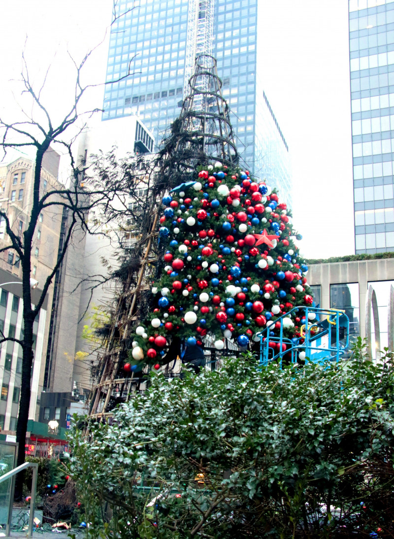 Fox Network's Christmas Tree Set on Fire, New York, USA - 08 Dec 2021