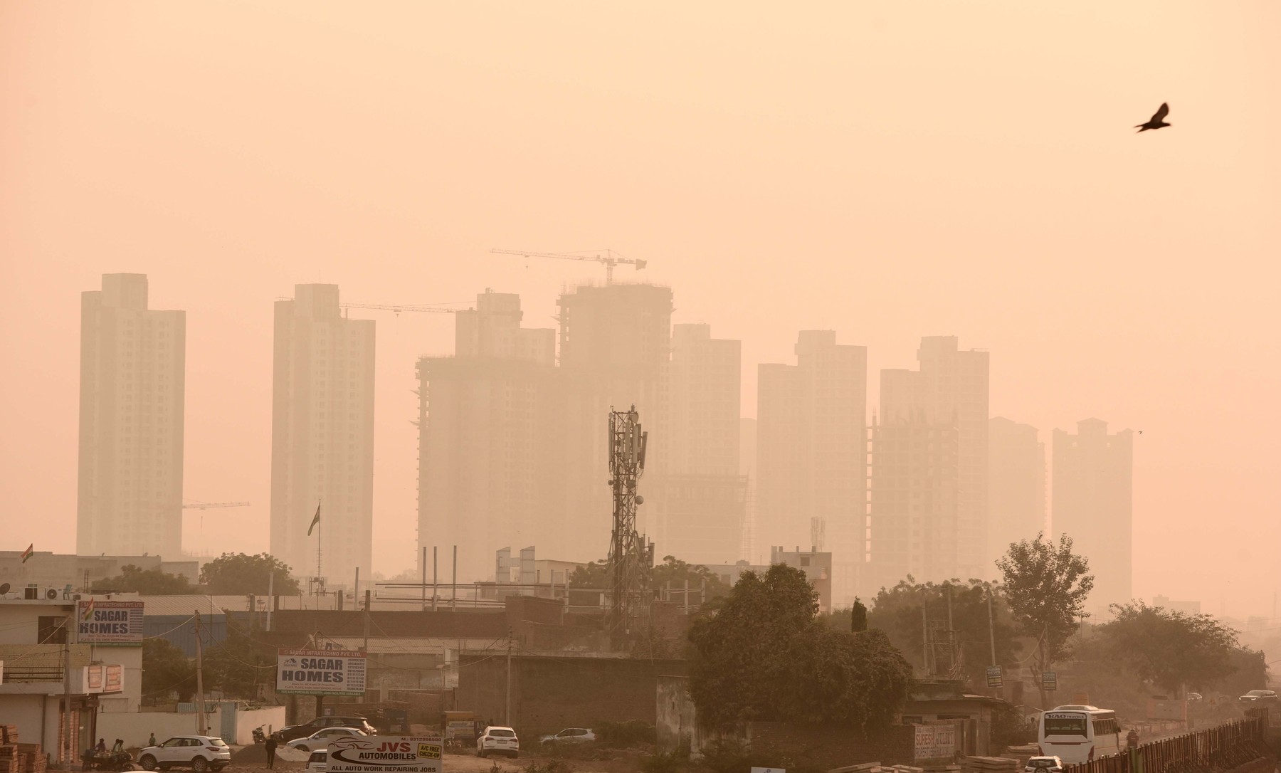 În Delhi a fost cel mai poluat aer din 2015 încoace. În noiembrie, oamenii nu au respirat aer curat nici măcar o singură zi