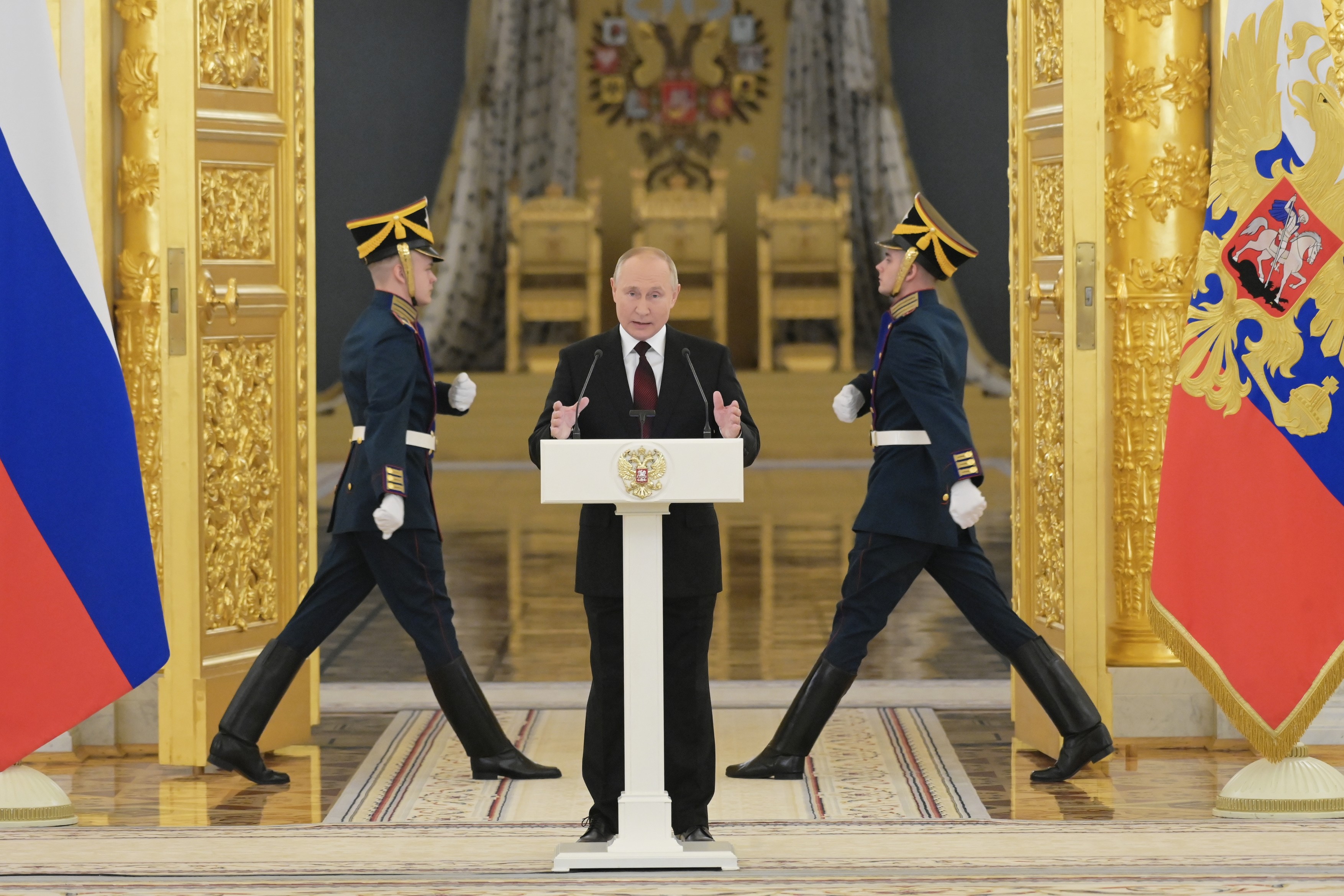 Vladimir Putin vrea să negocieze cu NATO pentru ca Alianța să nu se apropie de graniță cu arme „care ameninţă” Rusia
