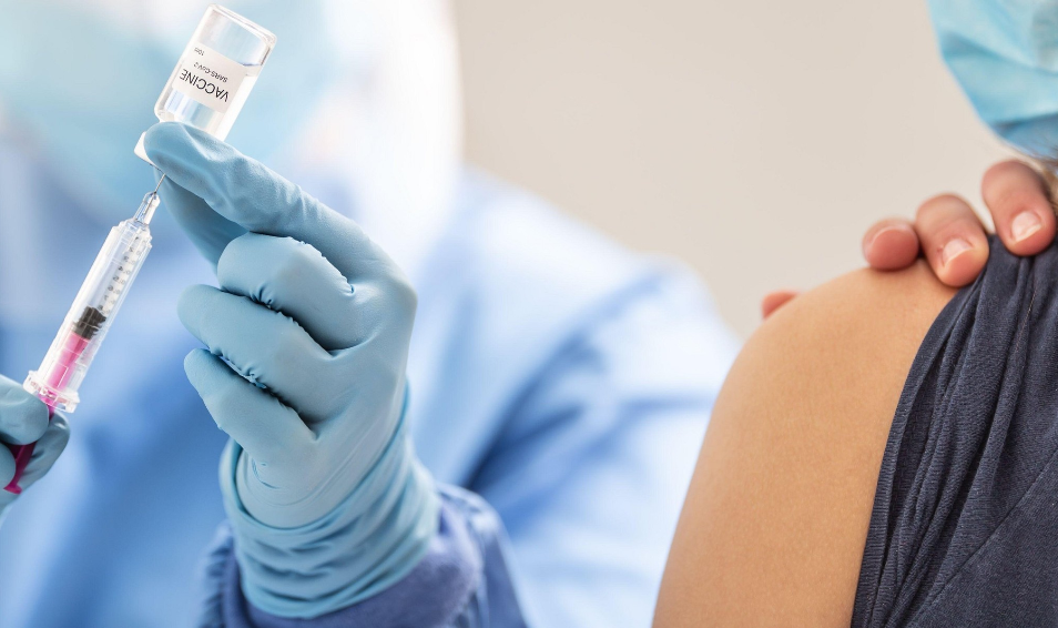 Sub 25.000 de români s-au vaccinat de Ziua Națională. Doar 5.400 au făcut prima doză
