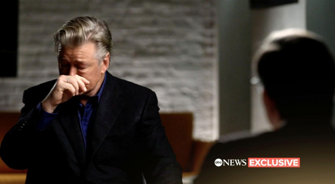 Alec Baldwin a izbucnit în plâns la interviul unde a vorbit despre tragedia de pe platoul de filmare de la "Rust