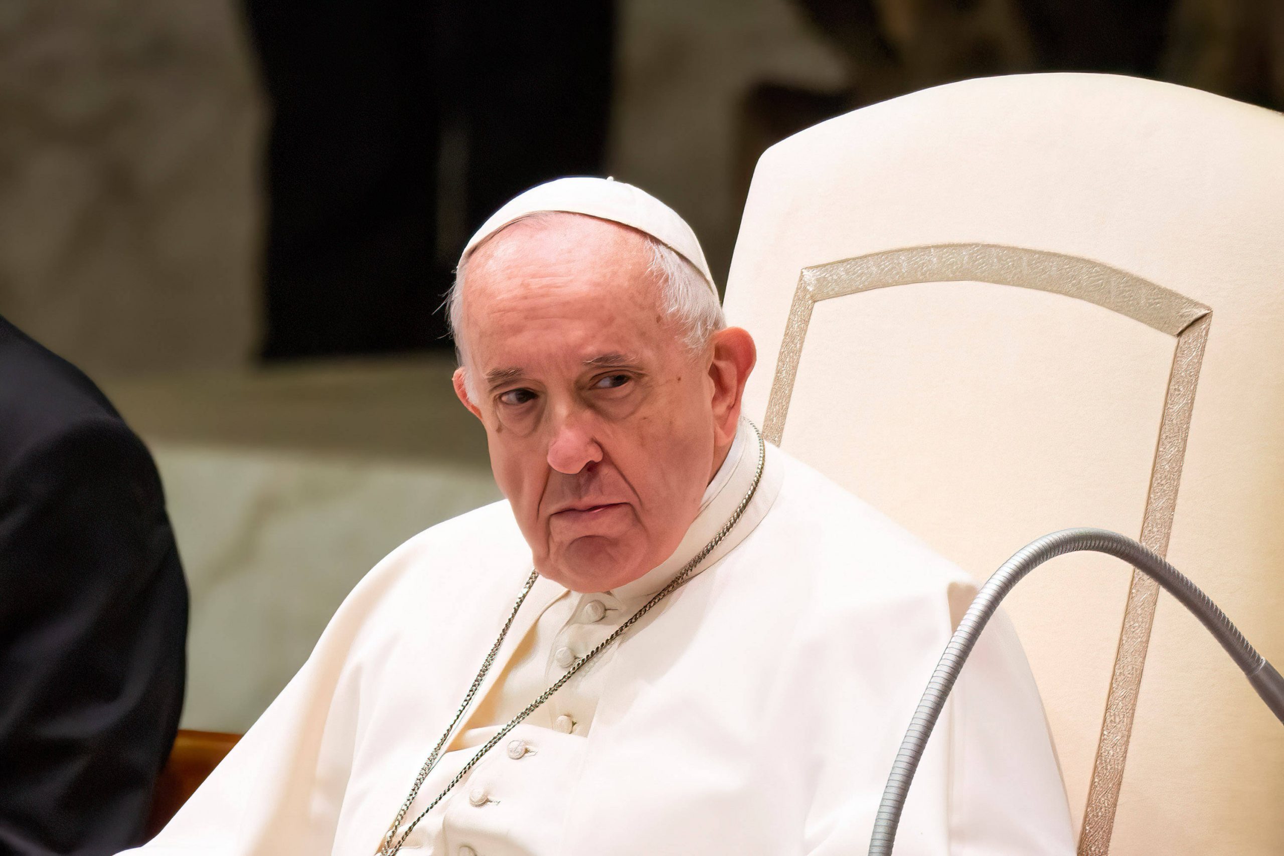 Papa Francisc a acceptat demisia arhiepiscopului de Paris, acuzat că ar fi avut o relaţie cu o femeie