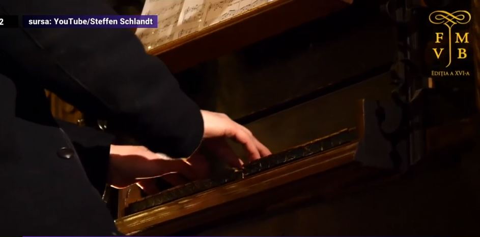 Cum suna o balada rock la orga? Piesa trupei Metallica, Nothing else matters, interpretata in Biserica Neagra din Brasov