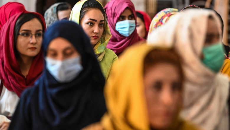 ONU cere explicații talibanilor după dispariţia a două militante din Afganistan și arestarea altor două femei