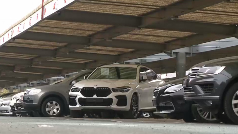 Percheziții la samsarii de mașini din România. Mii de autoturisme second-hand au fost aduse din străinătate fără plata taxelor