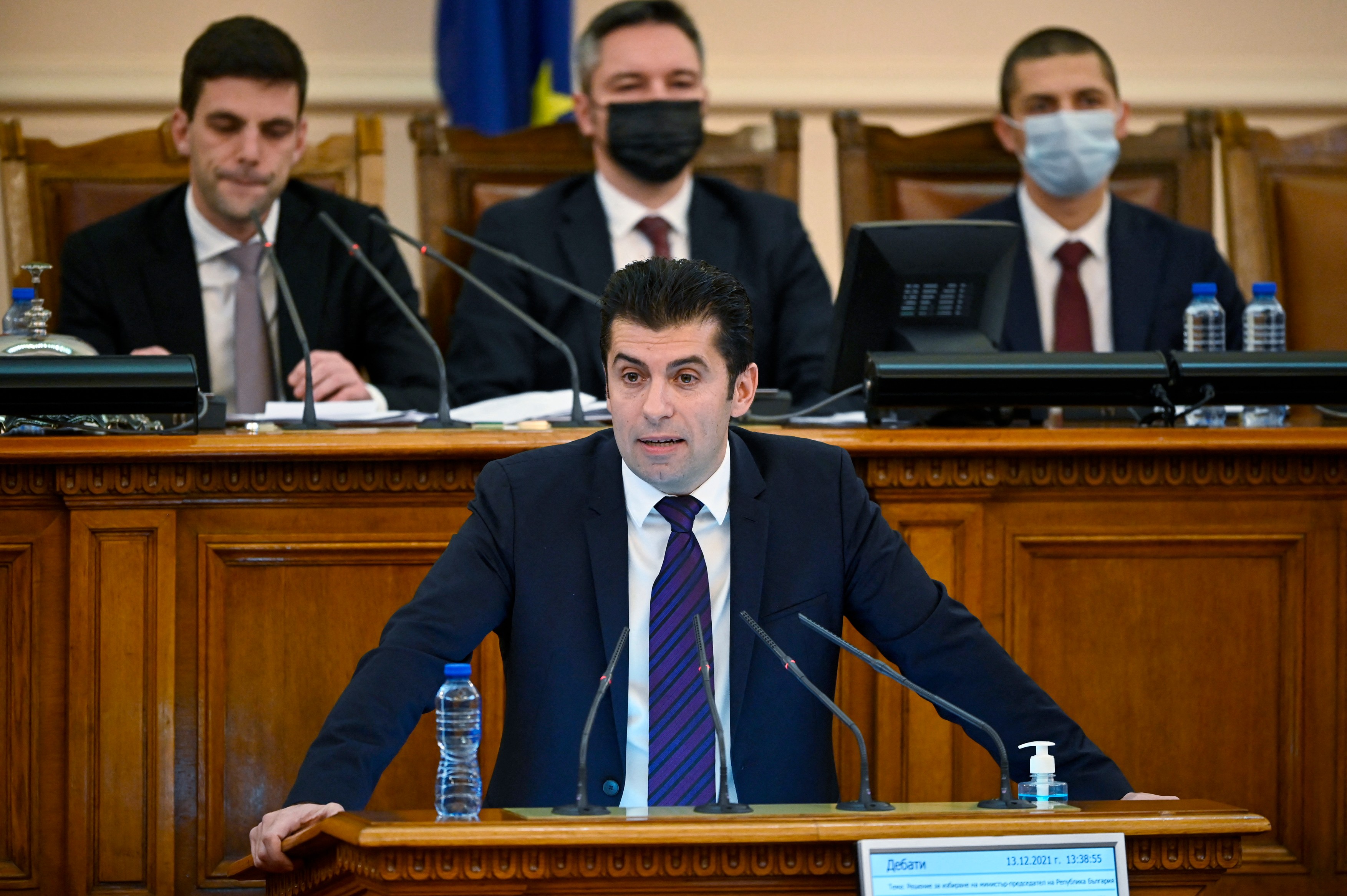 Prima decizie a noului guvern al Bulgariei este introducerea certificatului verde COVID pentru toți funcționarii publici