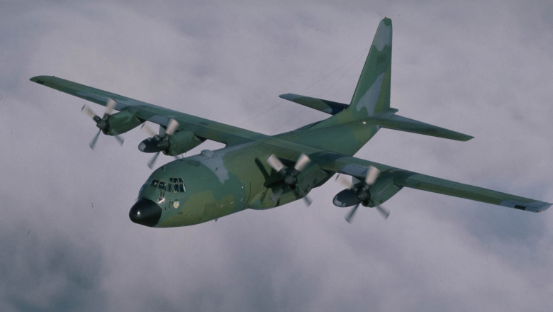 Aeronavă C-130 Hercules în zbor