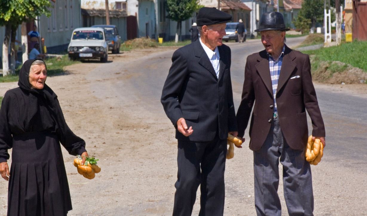 Guvernul urmează să adopte miercuri OUG prin care punctul de pensie se majorează la 1.586 de lei