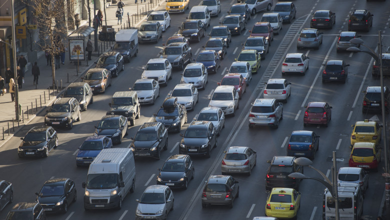 Amendă de mii de lei pentru șoferii care vor claxona exagerat sau vor face depășiri periculoase. Propunerile pentru noul Cod Rutier
