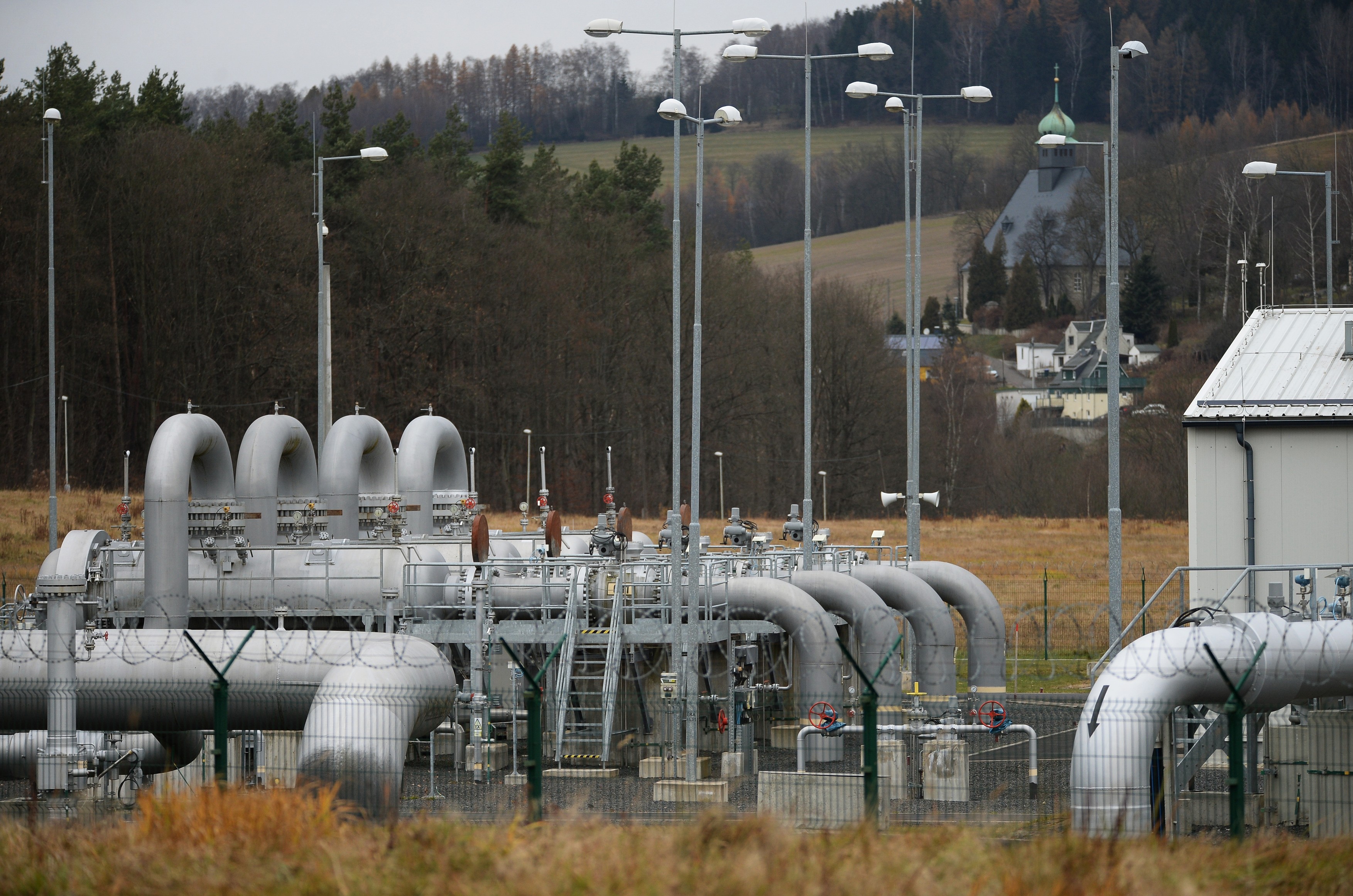 Prețul gazelor naturale la bursă s-a prăbușit după ce Rusia „deschide robinetul” către Europa