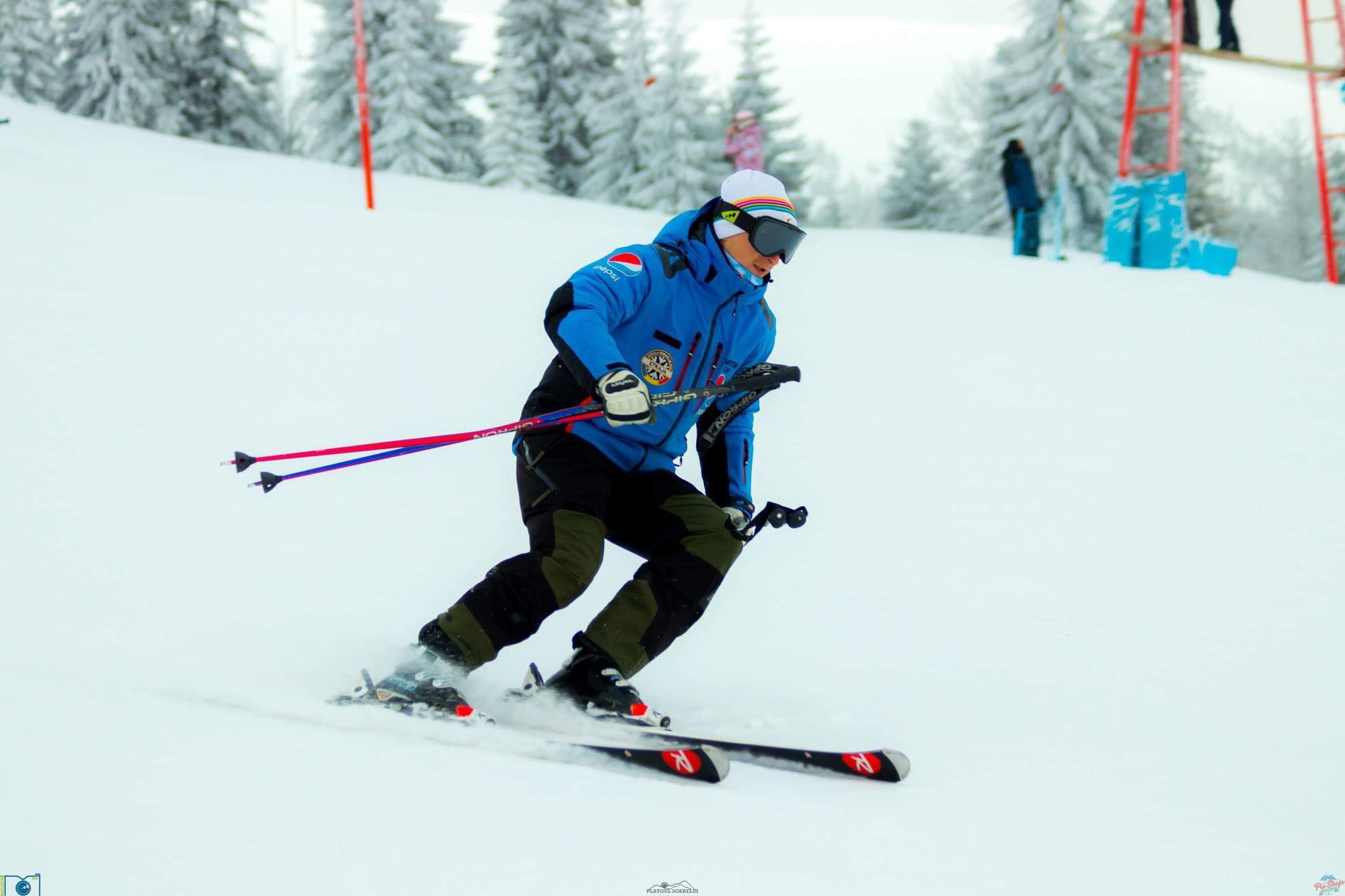 Zăpadă de peste 40 de centimetri pe pârtiile din Straja. Risc ridicat de avalanșă pe zonele de creastă