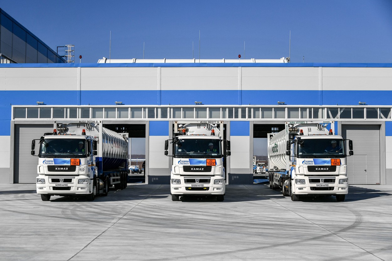 Rusia se confruntă cu o criză a forței de muncă. Cel mai mare producător de camioane vrea să folosească deținuți