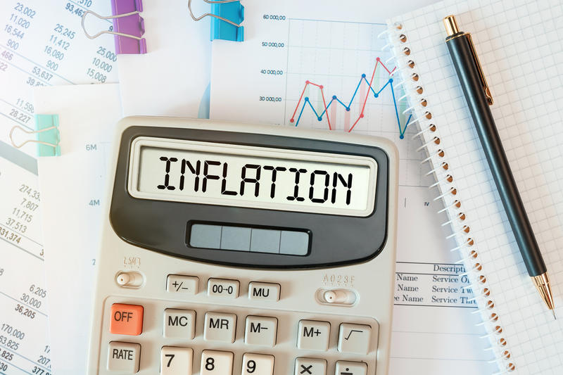 Scăderea inflației ar putea accelera în trimestrul al treilea, estimează BNR. Ce factori vor influența evoluția prețurilor