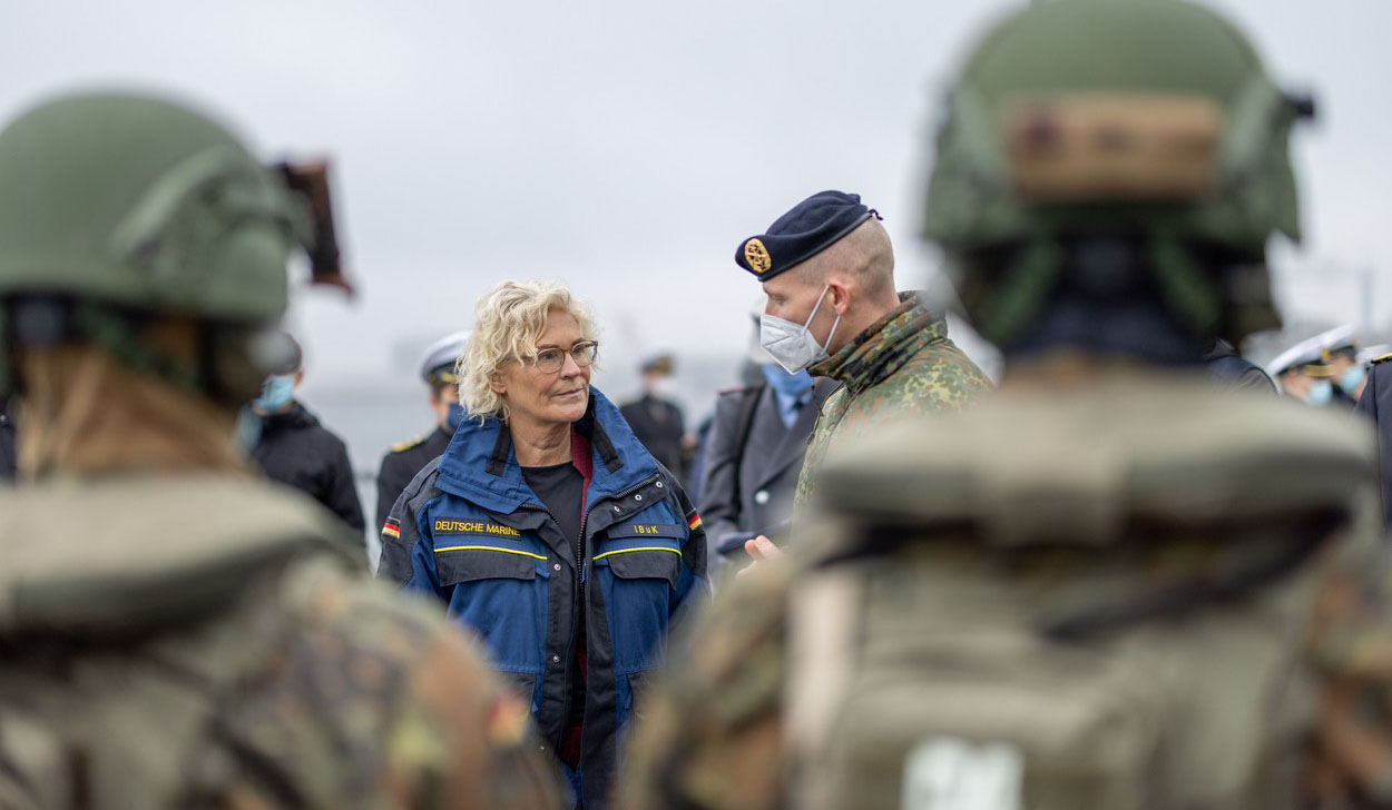 Ministrul Apărării din Germania cere sancţiuni mai dure împotriva Rusiei: „Trebuie să-l luăm în vizor pe Putin”