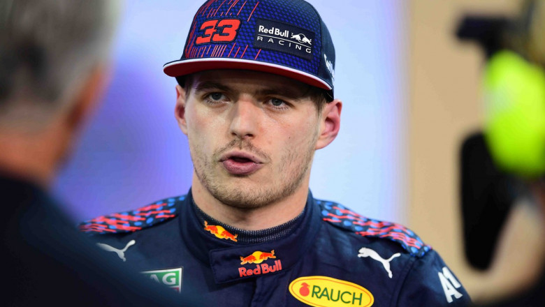 Max Verstappen face declarații după o cursă F1.