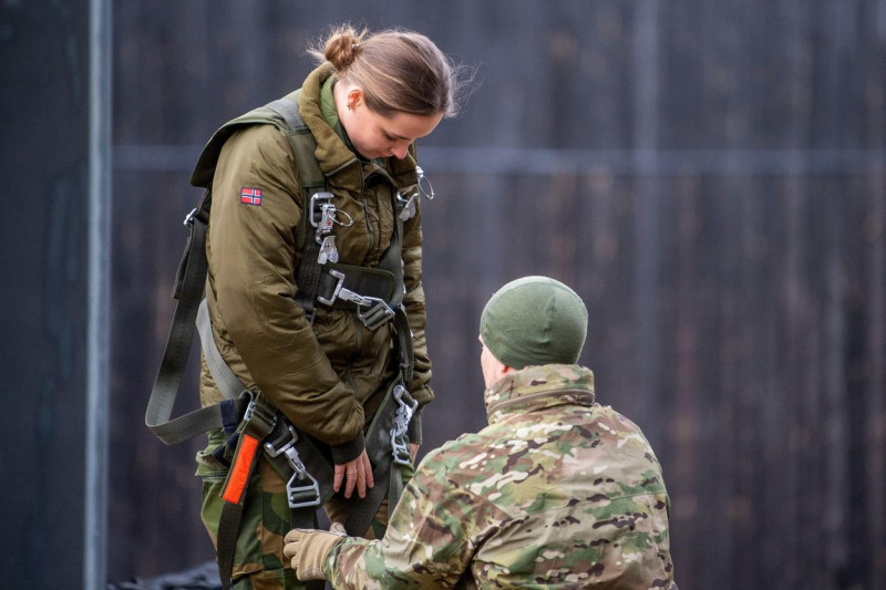 Rena Leir, Norway. 20th Nov, 2021. Rena 20211120.Princess Ingrid Alexandra visits Rena Leir. The visit is a confirmation gift from the Armed Forces. Here she gets parachute equipment on.Photo: Annika Byrde / NTB Credit: NTB Scanpix/Alamy Live News
