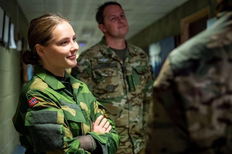 Rena Leir, Norway. 20th Nov, 2021. Rena 20211120.Princess Ingrid Alexandra visits Rena Leir. The visit is a confirmation gift from the Armed Forces. At the back is Colonel and commander of the Armed Forces' special command, Lars Lilleby.Photo: Annika Byr