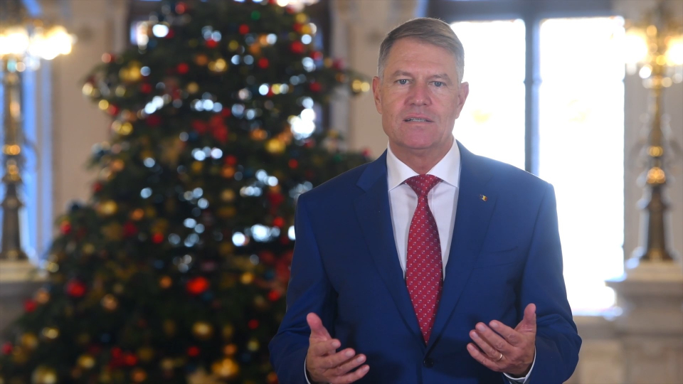 Mesajul de Crăciun al lui Klaus Iohannis: Ocrotindu-i pe cei dragi, vom trece cu bine, solidari, peste această perioadă