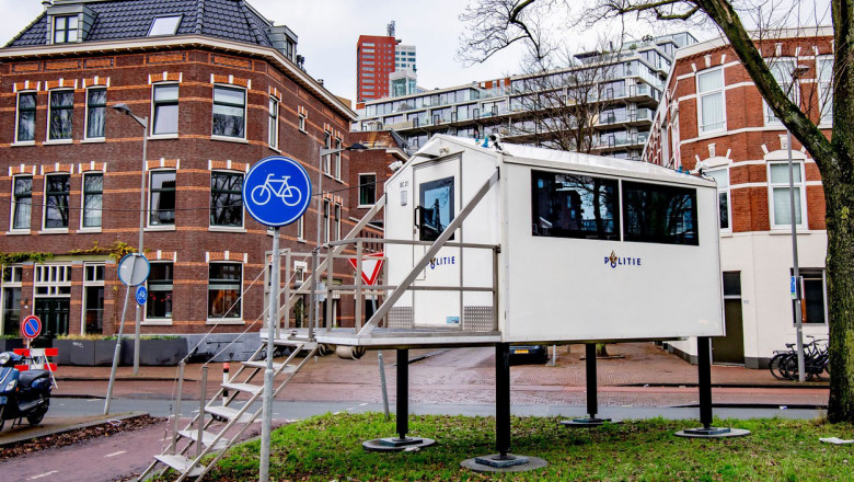 post de politie instalat in fata casei unui ministru olandez