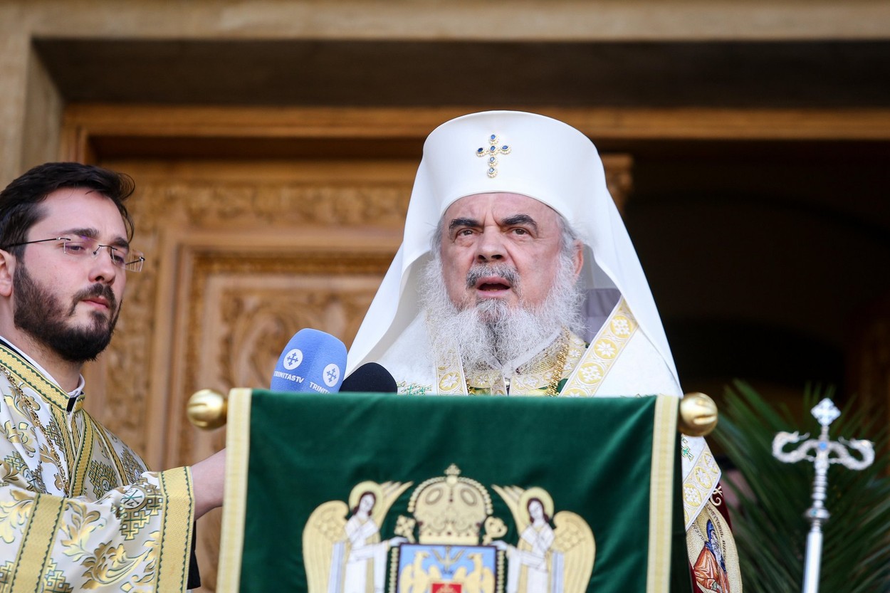 Patriarhul Daniel: Dreapta credinţă, rugăciunea fierbinte şi viaţa curată - daruri oferite lui Hristos