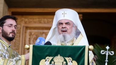 Patriarhul Daniel, in timpul unei slujbe religioase