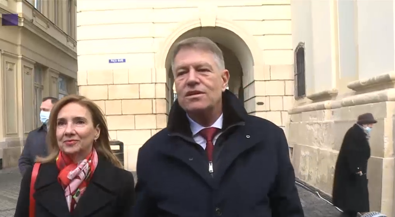 Președintele Klaus Iohannis a mers la slujbă în prima zi de Crăciun, la biserica din Sibiu
