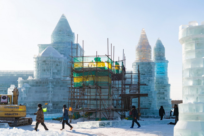 CHINA HEILONGJIANG HARBIN ICE SNOW WORLD CONSTRUCTION (CN)