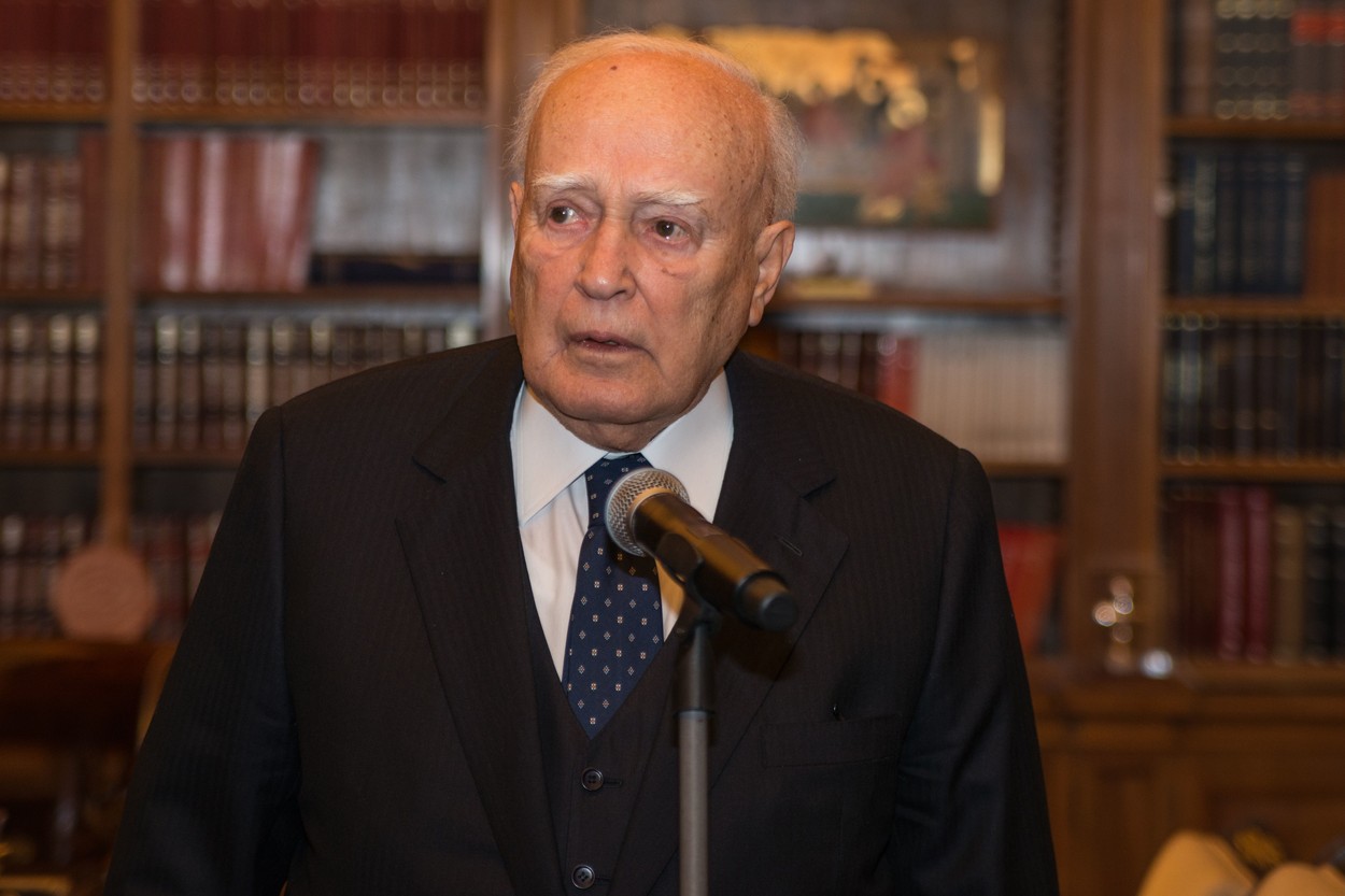 A murit Karolos Papoulias, fost președinte al Greciei, la vârsta de 92 de ani