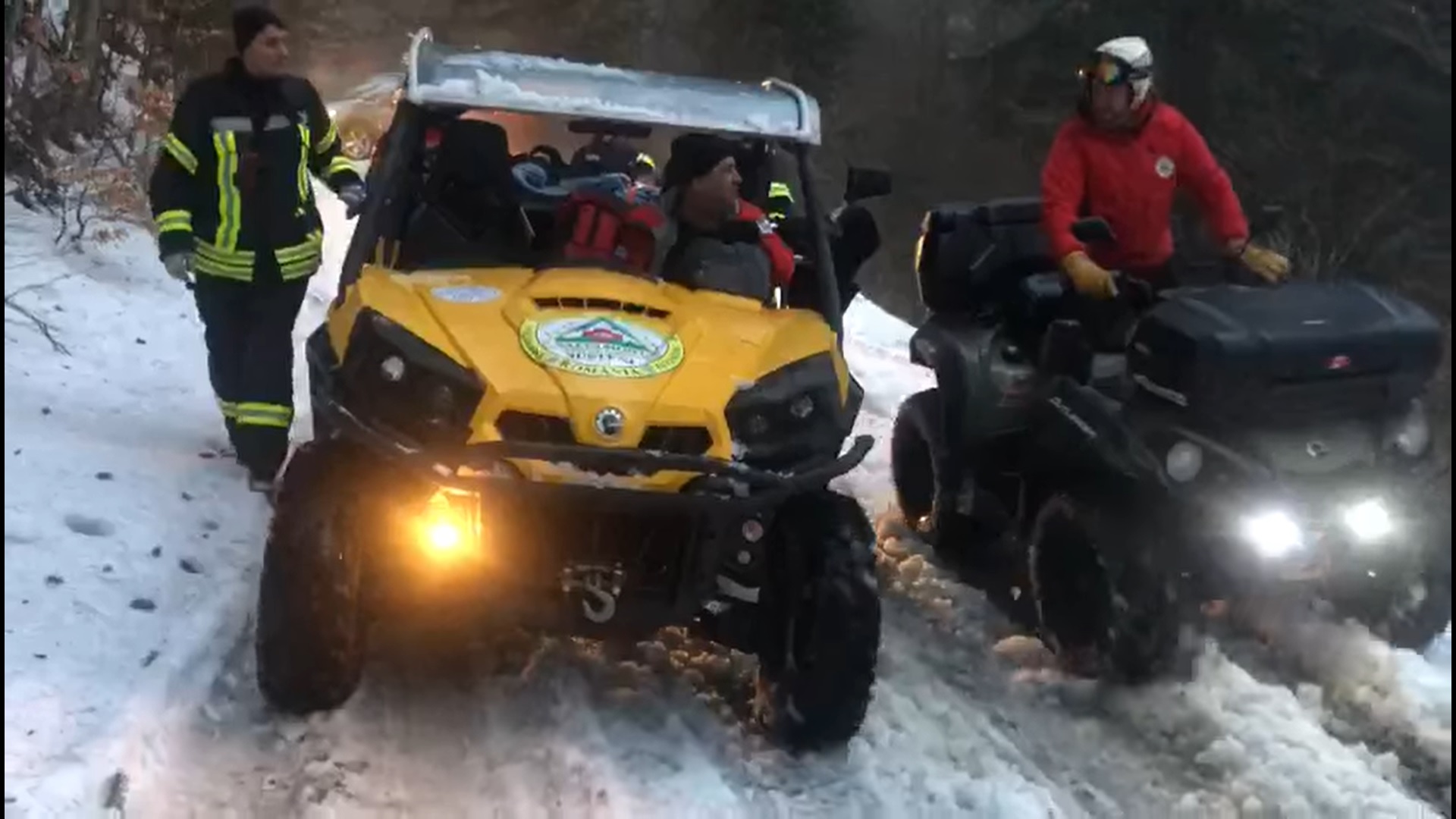 Un copil a căzut cu ATV-ul într-o râpă din Munții Baiului. Minorul a fost dus la spital