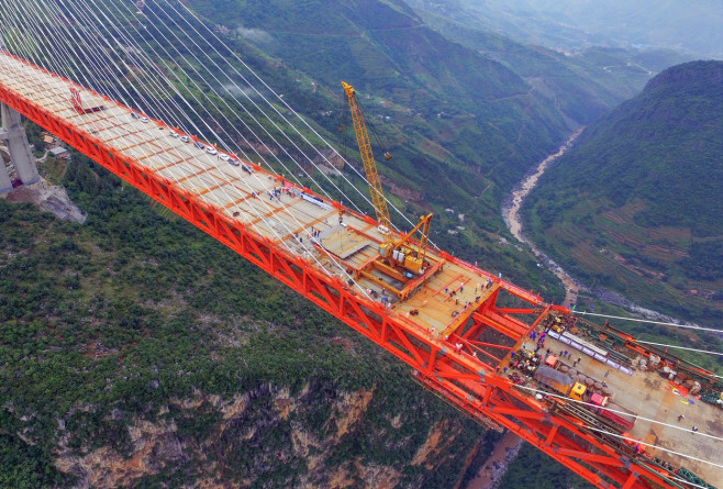 World's Highest Bridge Completes Connection