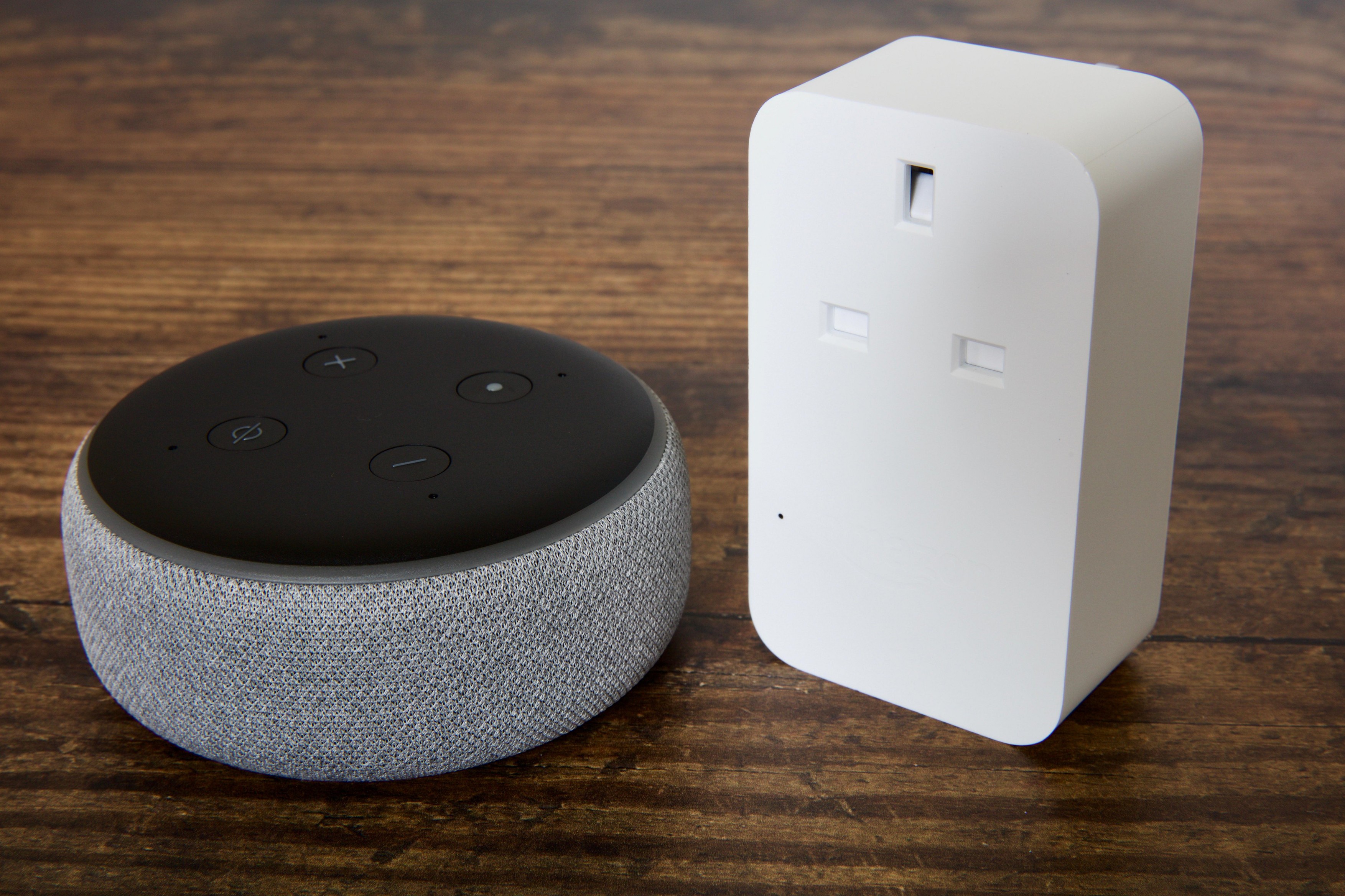 Amazon a actualizat asistentul vocal Alexa, după ce i-a sugerat unei fetițe de 10 ani să bage o monedă în priză