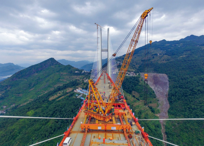 World's Highest Bridge Completes Connection